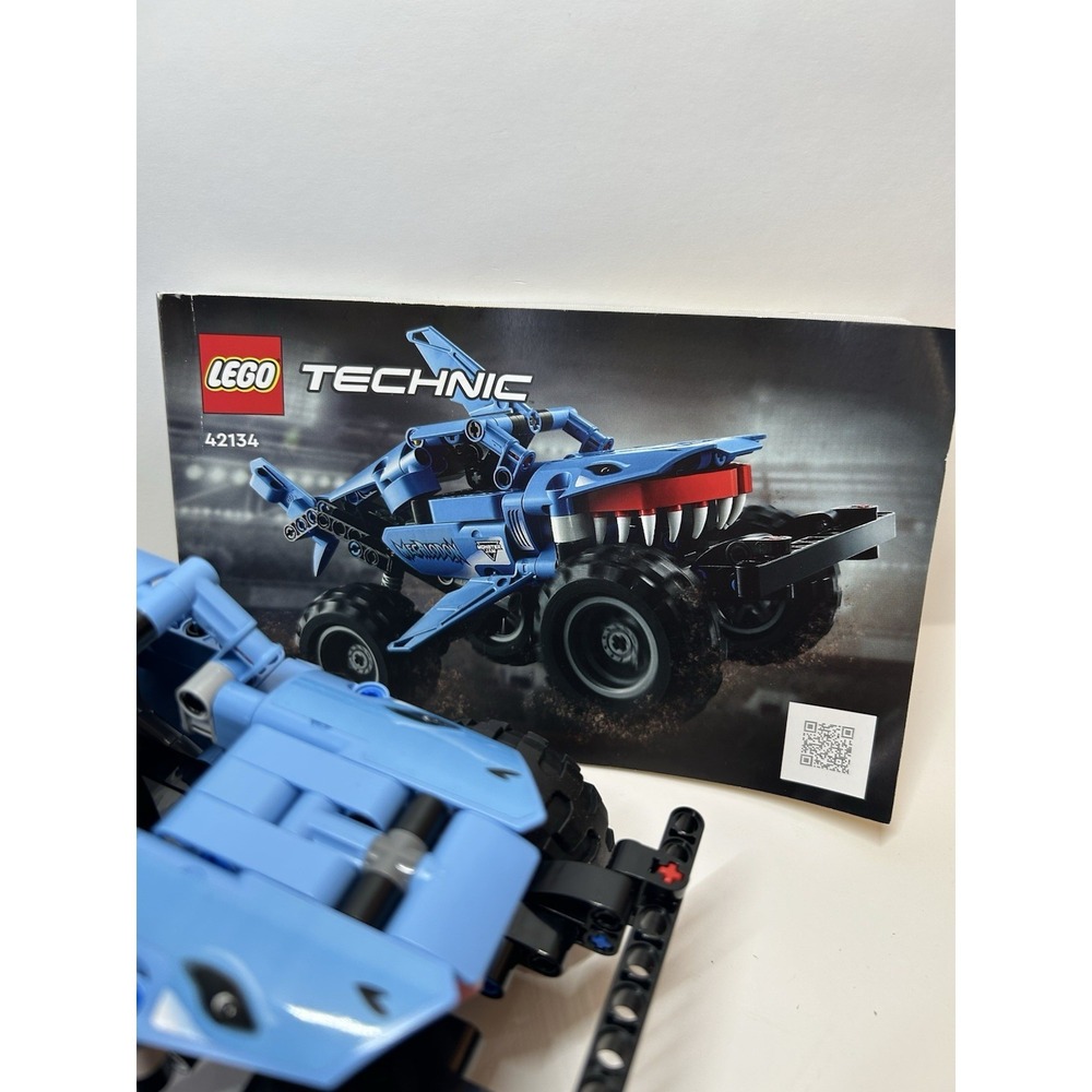 LEGO 42134 Technic Monster Jam Megalodon 2-in-1 Set 100% Complete *READ* - Picture 2 of 6